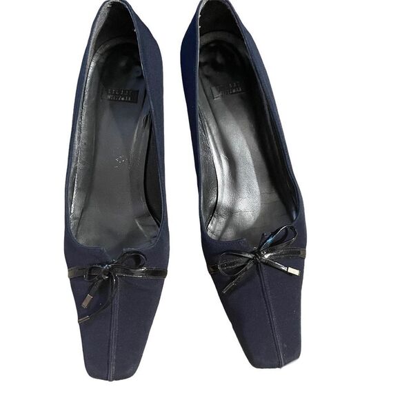 Stuart
Weitzman Littlebow Navy Crepe Fabric Pumps 8B - Picture 2 of 5